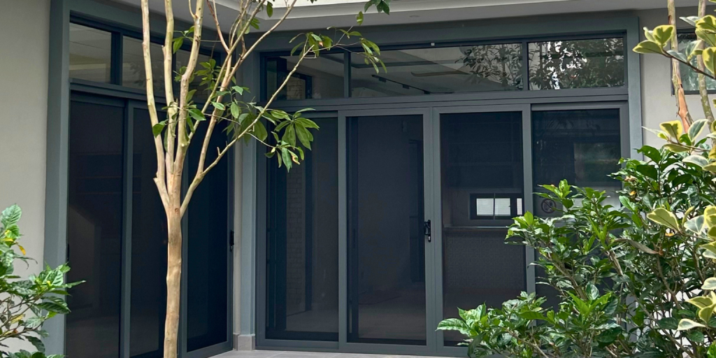 Sliding Door (4)